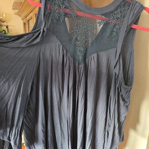 Top - Picture 3 of 4